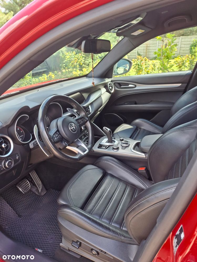 Alfa Romeo Stelvio 2.0 Turbo Veloce Q4 - 11