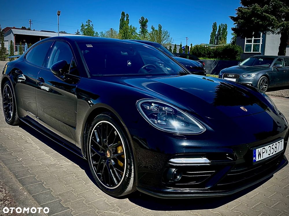 Porsche Panamera Turbo - 35