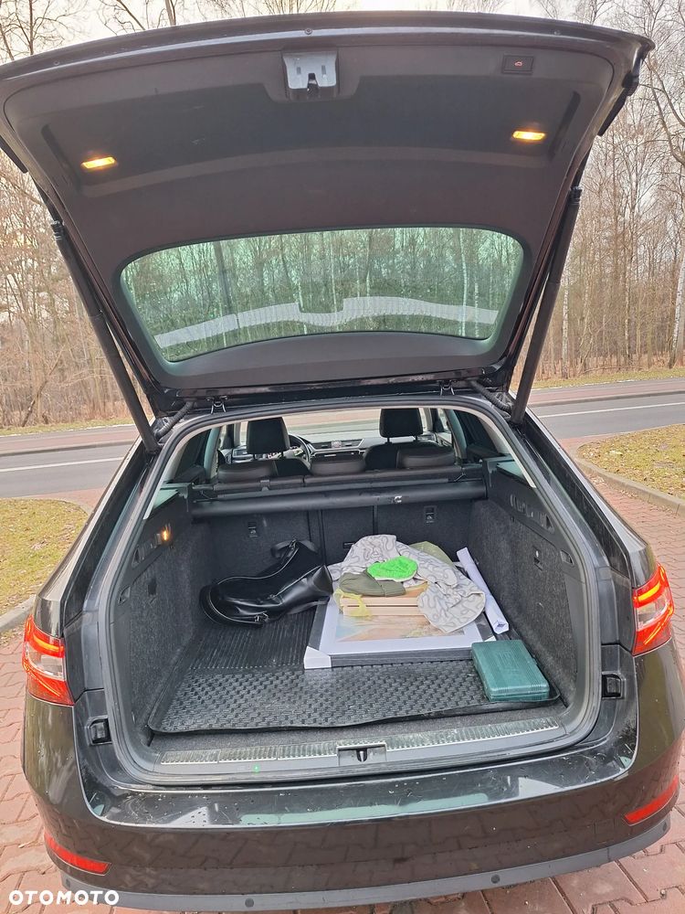 Skoda Superb 2.0 TDI 4x4 DSG L&K - 23