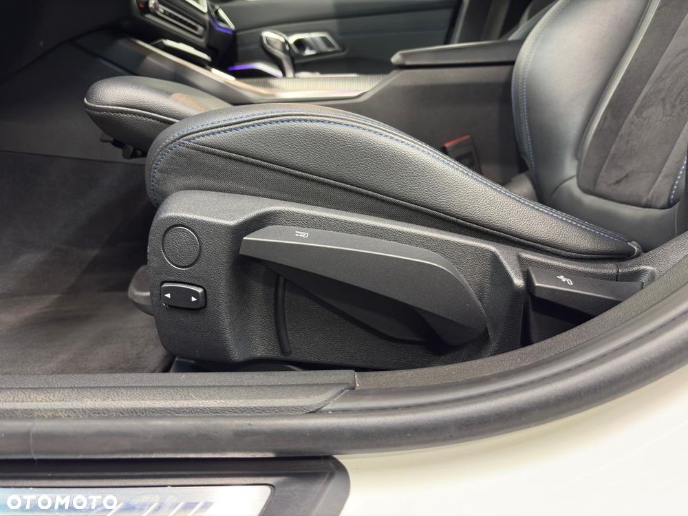 BMW Seria 3 330i xDrive M Sport sport - 15