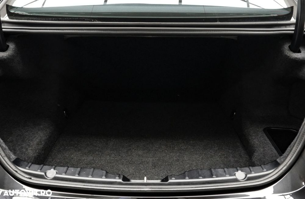 BMW Seria 5 528i Sport-Aut. Modern Line - 23