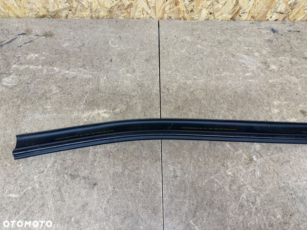 BMW 1 F40 USZCZELKA POKRYWY SILNIKA 7450915 - 3