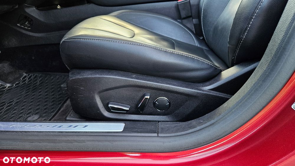 Ford Fusion - 16