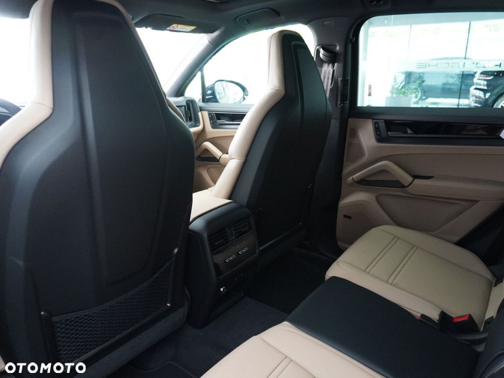 Porsche Cayenne Black Edition - 24