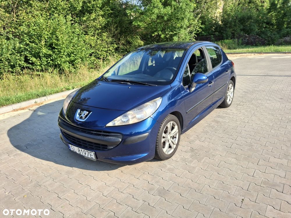 Peugeot 207 - 1