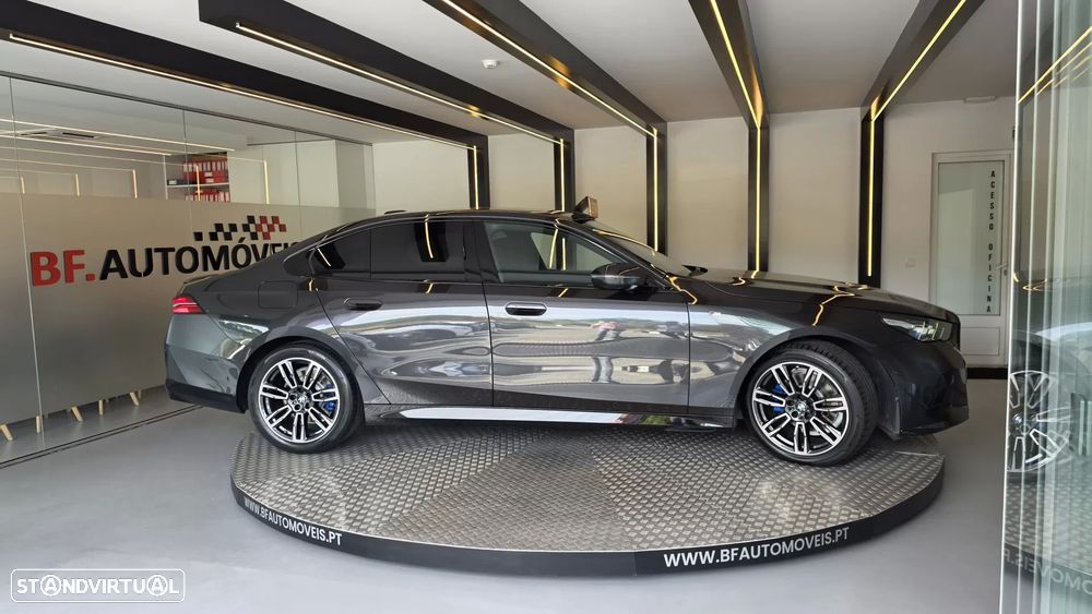 BMW 520 d Pack Desportivo M - 9