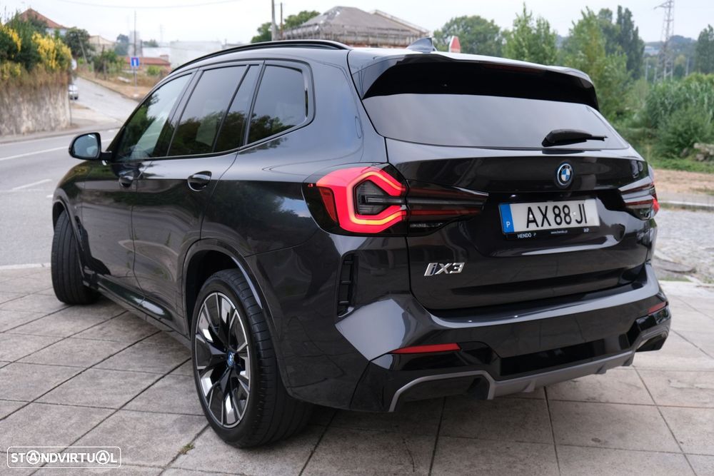 BMW iX3 M Sport Impressive - 8