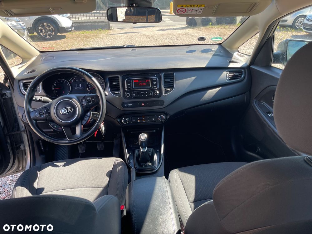 Kia Carens 1.6 GDI Dream Team Edition - 10