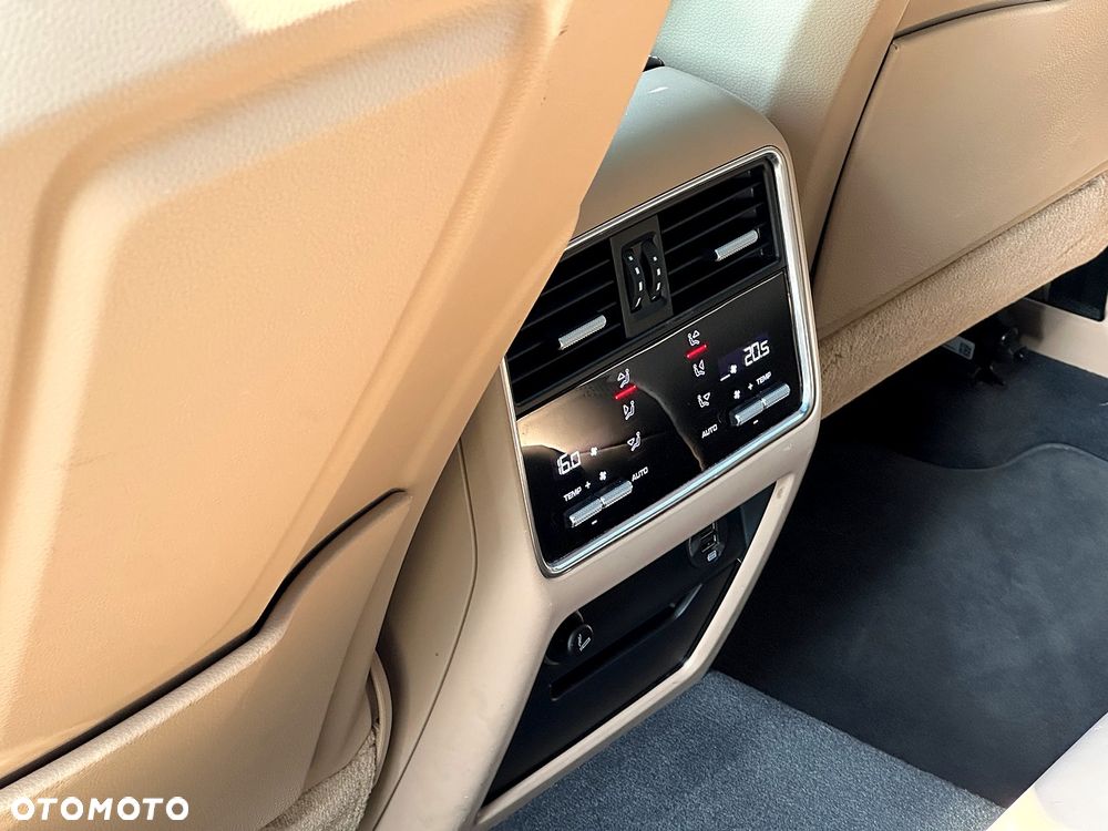 Porsche Cayenne - 9