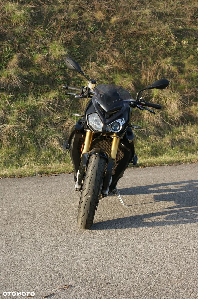 BMW S - 4