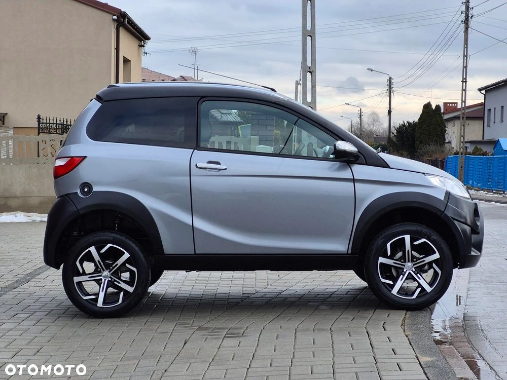 Aixam Crossover - 12