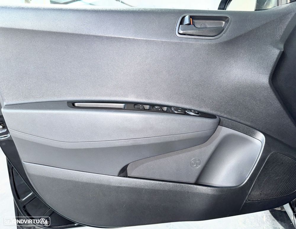 Hyundai i10 1.0 Urban GPL+Bluet. +Ctrl+Far.Nev.+Led.+Sen.Estac. - 9