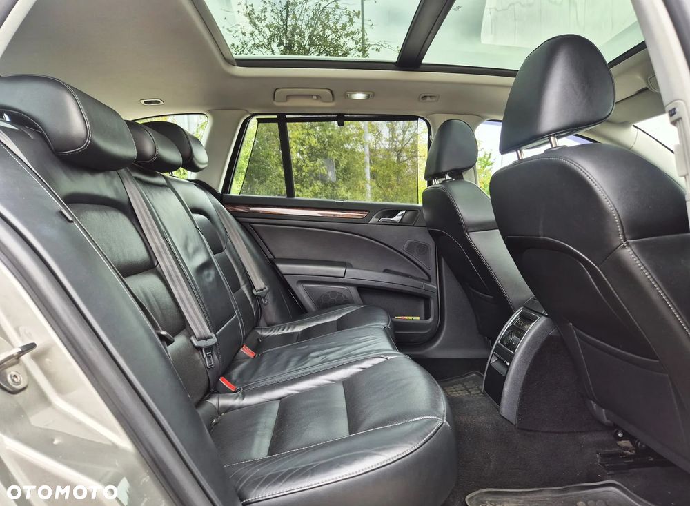 Skoda Superb 2.0 TDI L&K DSG - 33