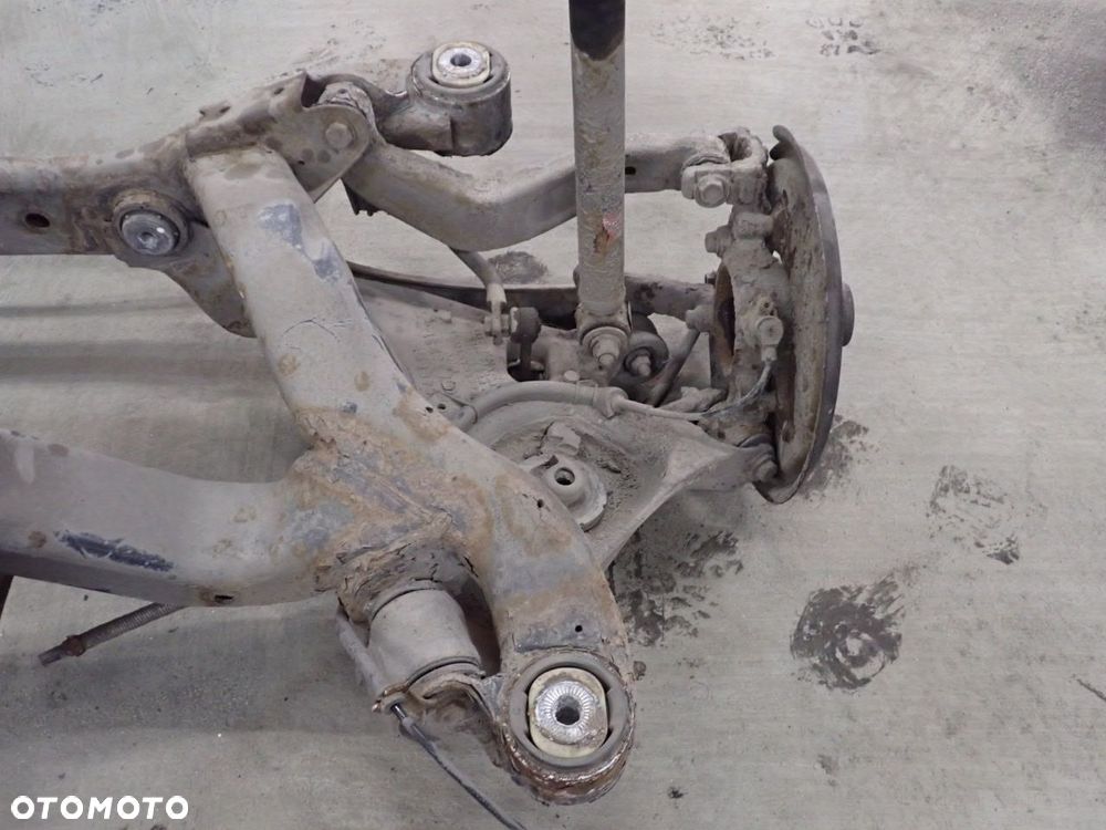 SANKI WÓZEK KOŁYSKA TYŁ AUDI A4 B6 - 10