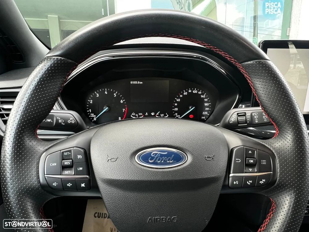 Ford Focus 1.0 EcoBoost MHEV ST-Line - 38