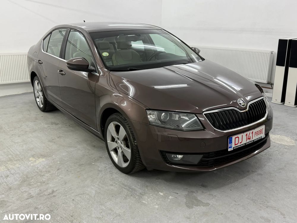 Skoda Octavia 1.6 TDI ELEGANCE DSG - 9