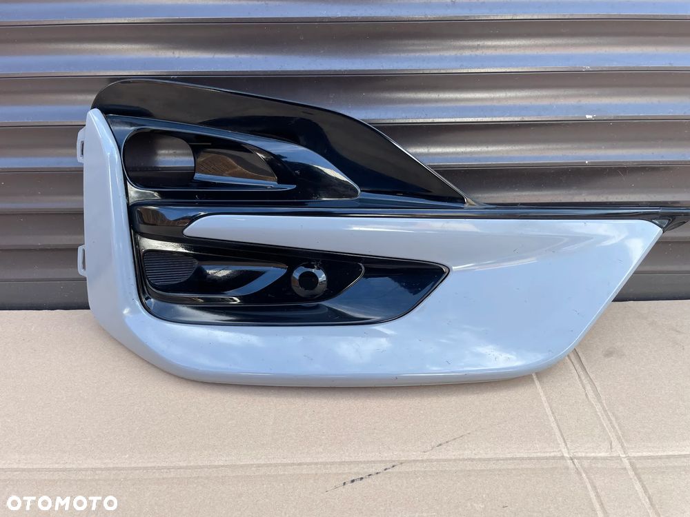FORD KUGA MK3 ST kratka ramka listwa halogenu ori. prawa
