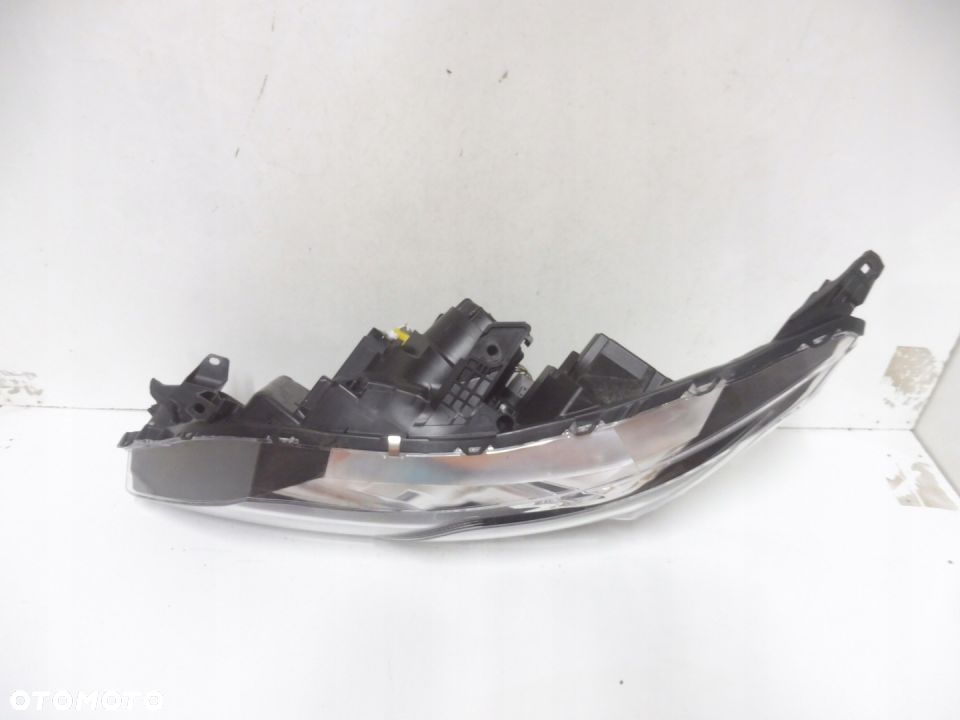 MITSHUBISI ECLIPSCROSS LAMPA PRAWA POL LED - 2