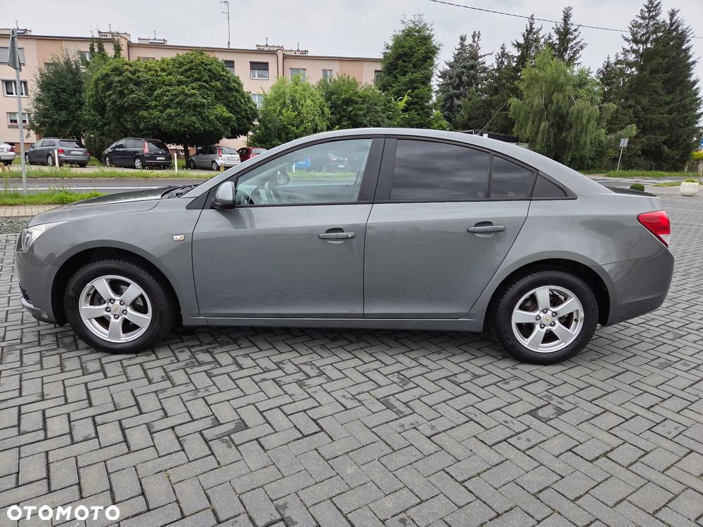 Chevrolet Cruze 1.8 LT - 9