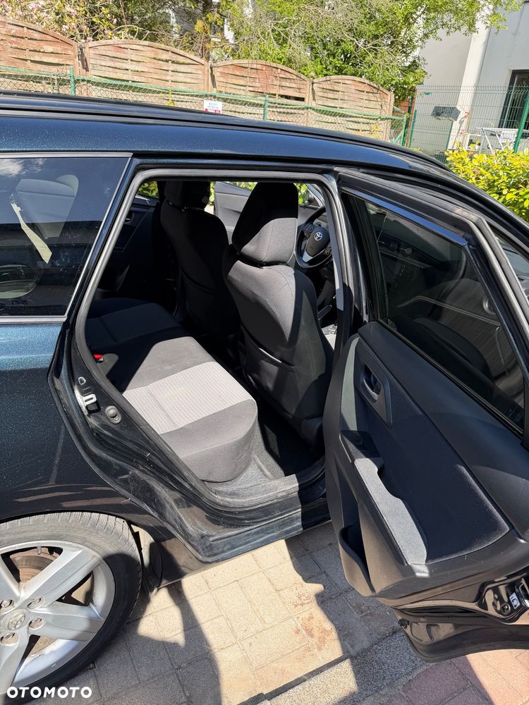 Toyota Auris 1.6 Premium - 6