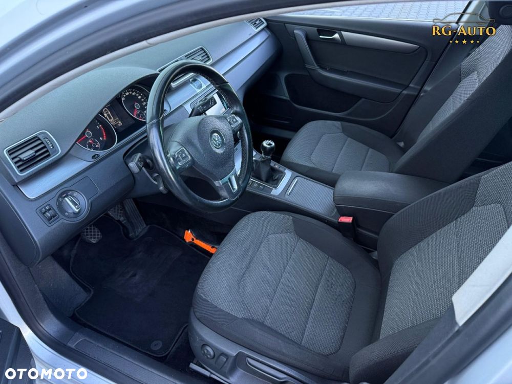 Volkswagen Passat - 21