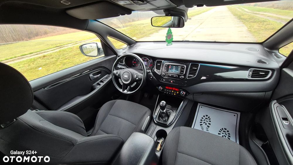 Kia Carens 1.7 CRDi 115 Dream Team Edition - 17