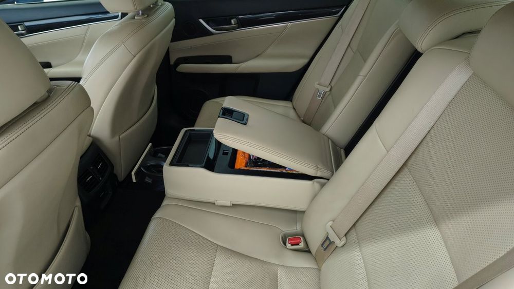 Lexus GS 450h - 10