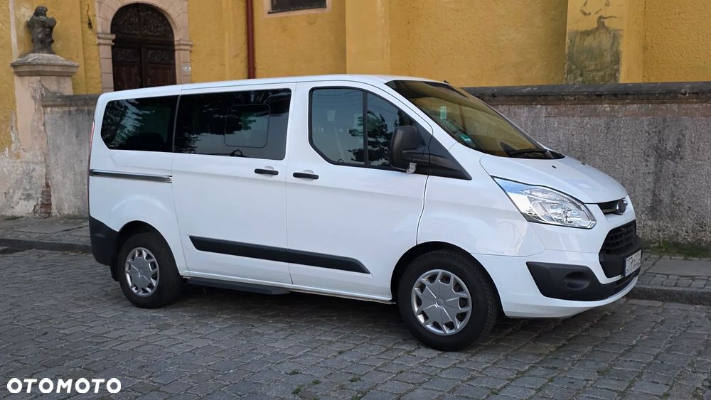 Ford Tourneo Custom - 2