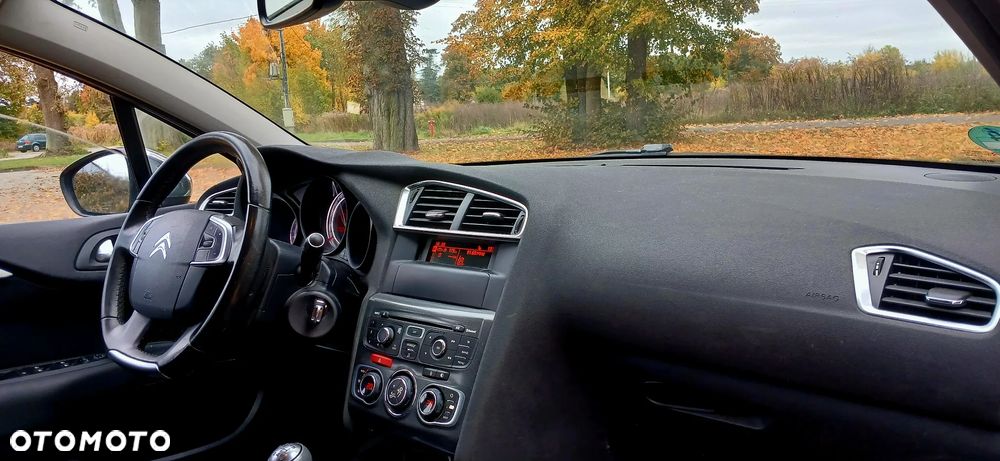 Citroën C4 e-HDi 115 Exclusive - 11