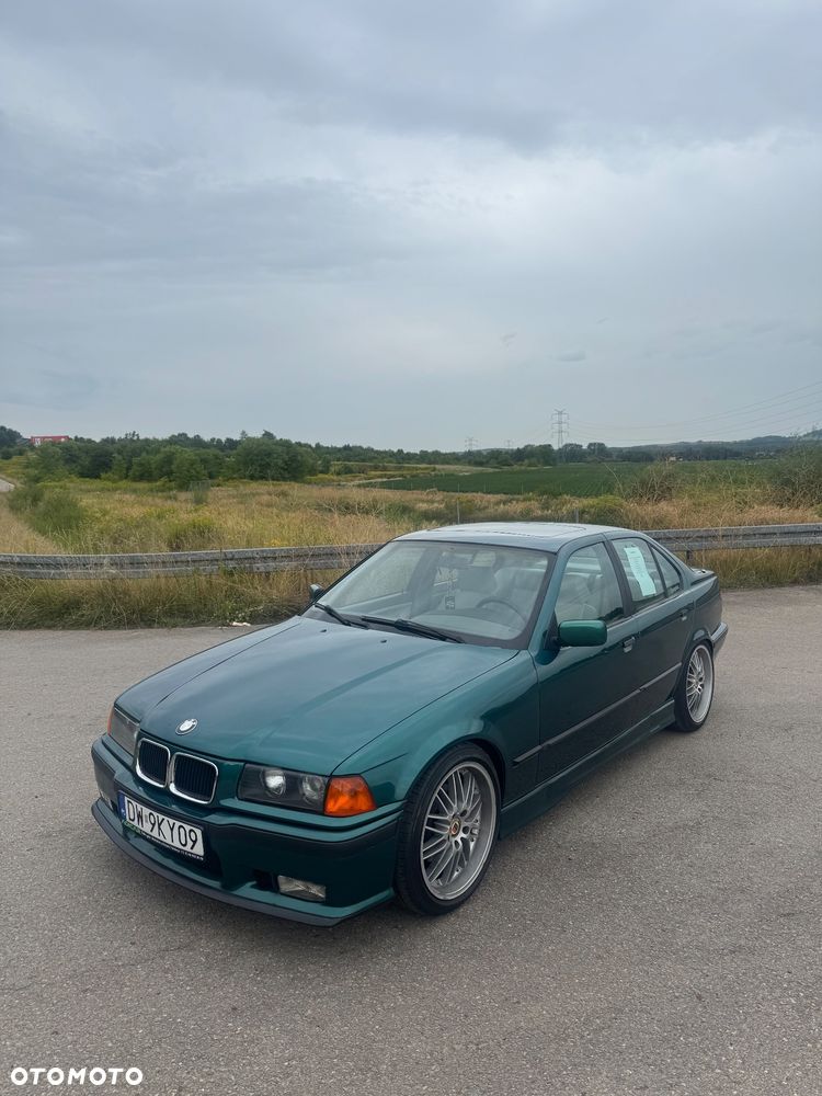 BMW Seria 3 323i - 1