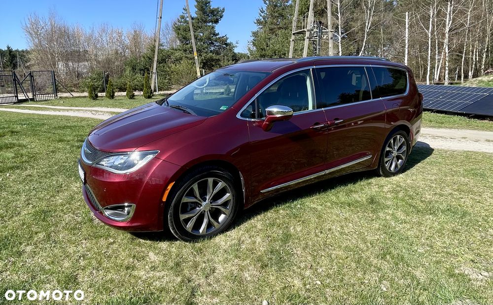 Chrysler Pacifica - 5