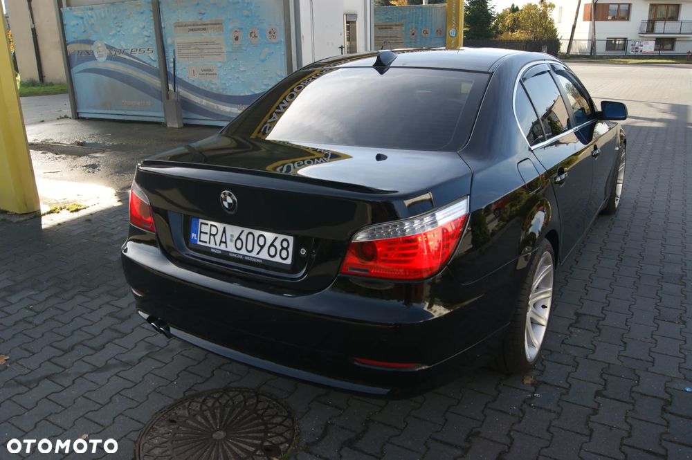 BMW Seria 5 525d Edition Sport - 12