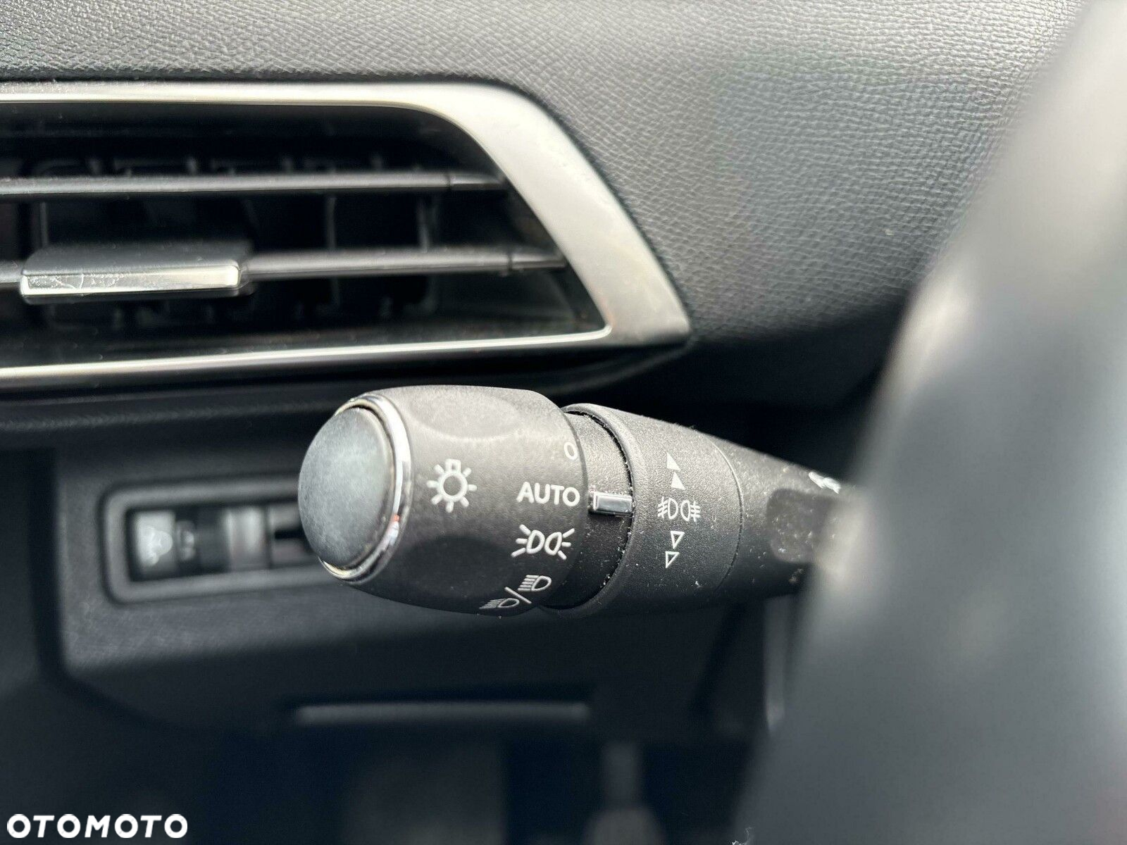 Peugeot 5008 1.2 PureTech Active S&S - 11