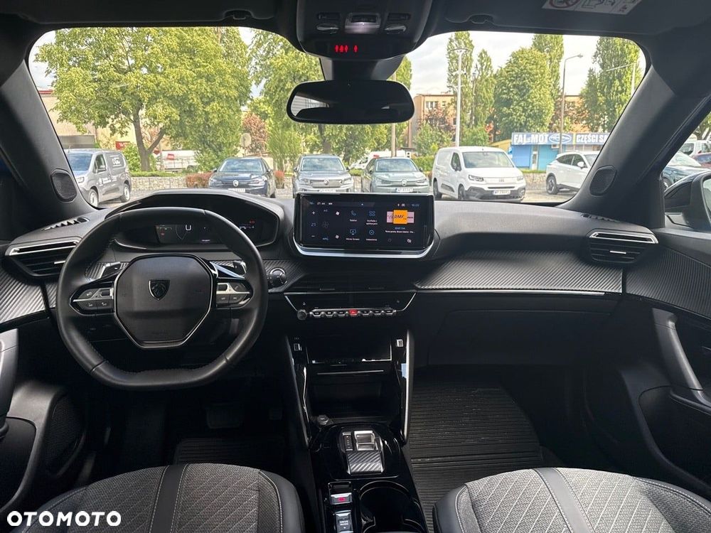 Peugeot 2008 - 8