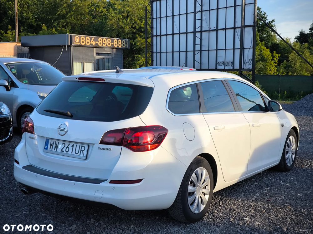 Opel Astra 1.6 T Cosmo - 11