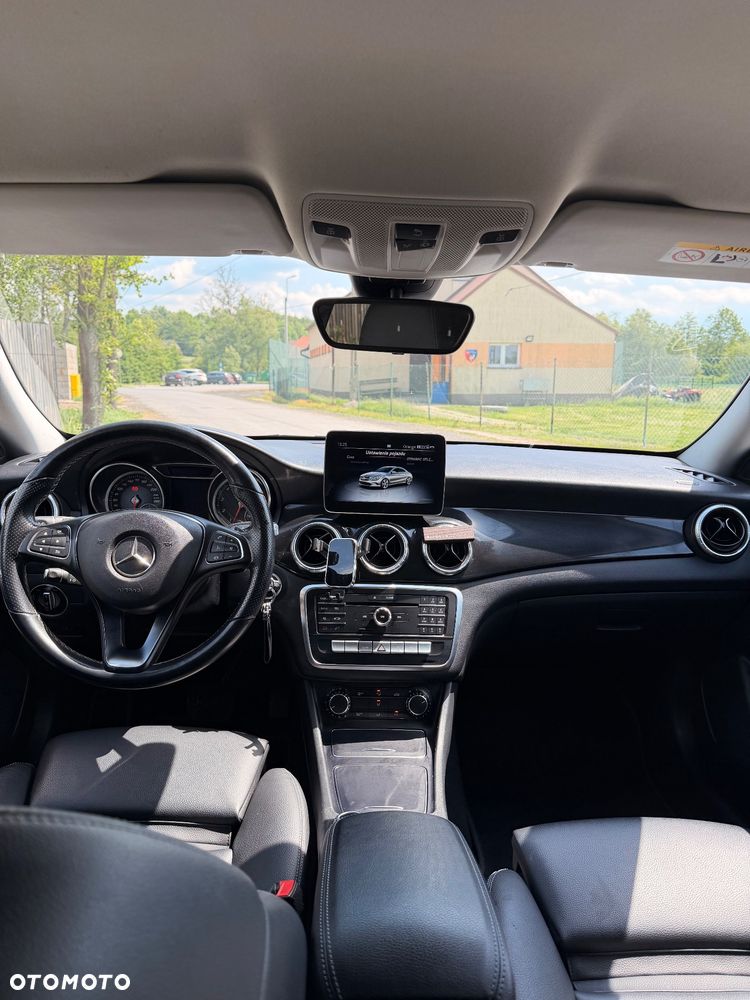 Mercedes-Benz CLA 200 7G-DCT - 8
