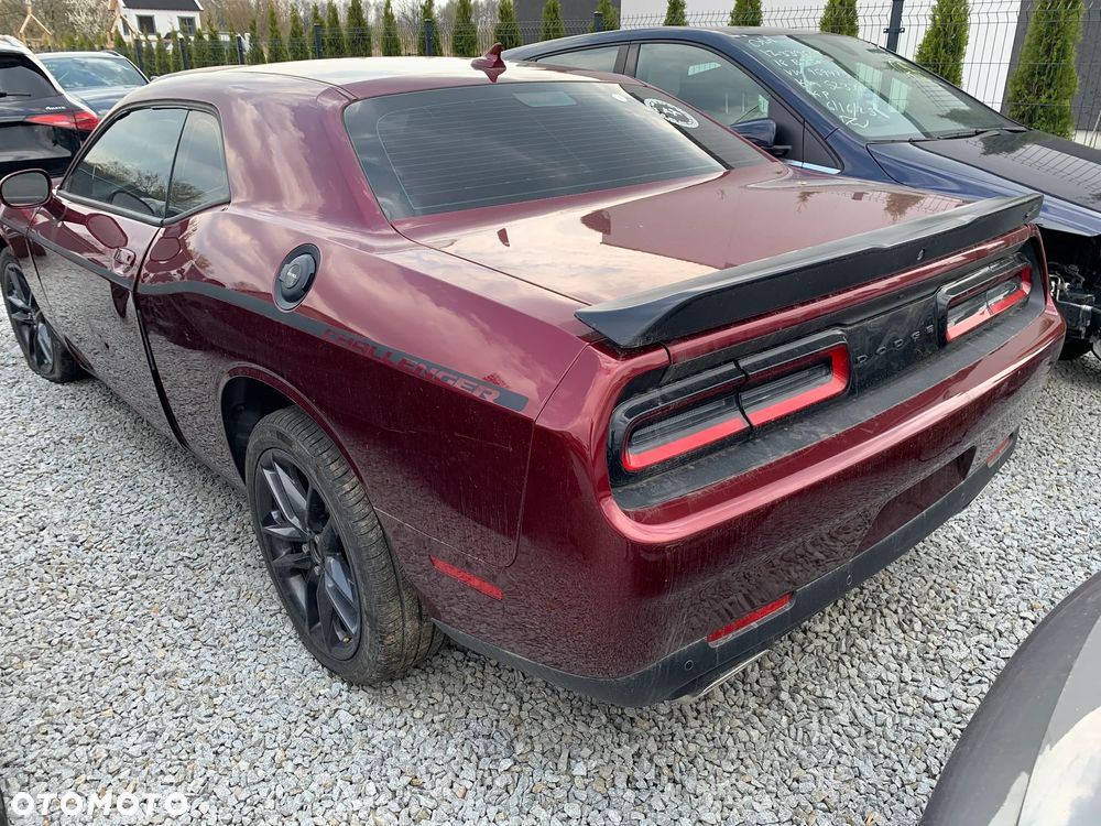 Dodge Challenger - 7