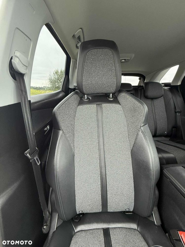 Peugeot 3008 1.5 BlueHDi Active S&S EAT8 - 13