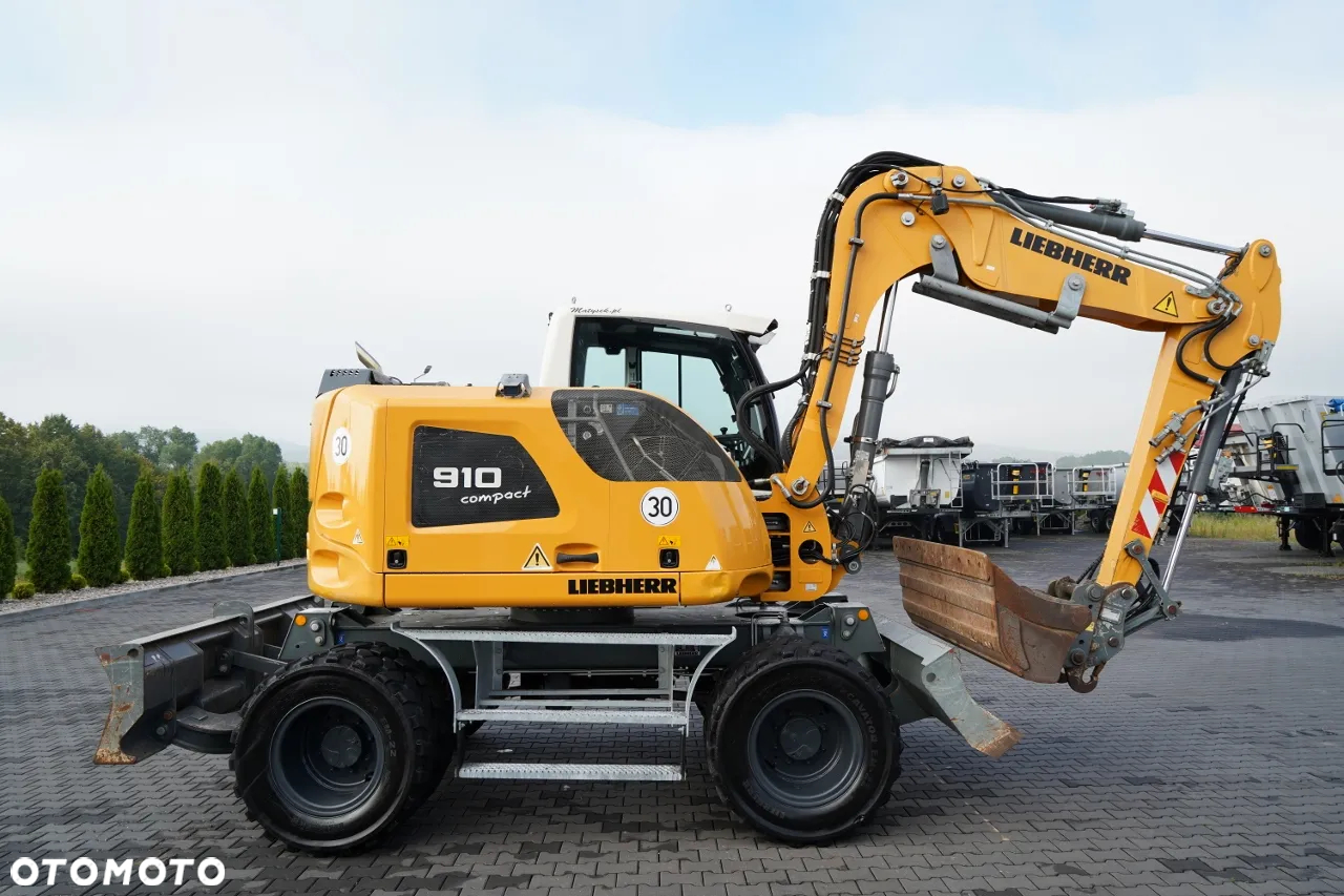Liebherr 910 COMPACT LITRONIC  / KOPARKA KOŁOWA / KLIMATYZACJA / KAMERA  / 2020 ROK / PO KONTRAKCIE SERWISOWYM - 12