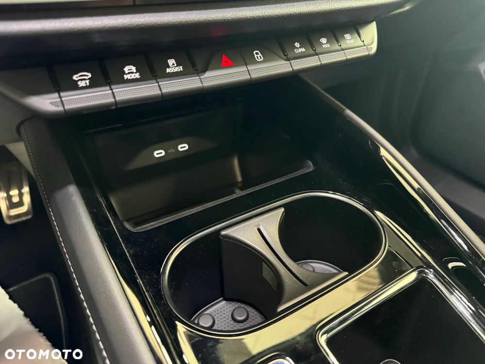 Skoda Enyaq 80x 82kWh Sportline Advanced - 28