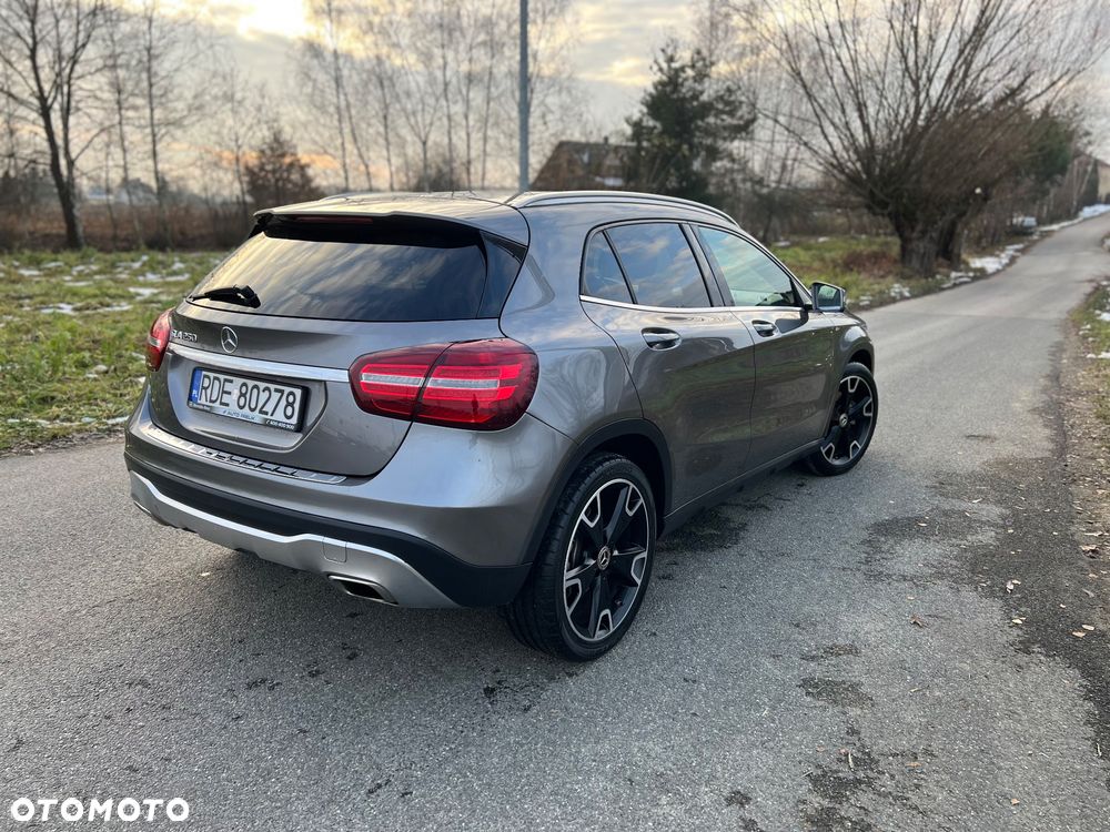 Mercedes-Benz GLA 250 7G-DCT AMG Line - 19