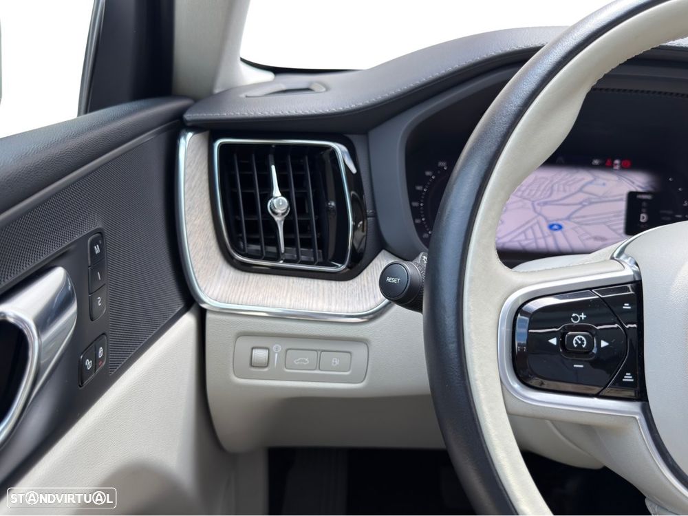 Volvo XC 60 2.0 T6 PHEV Inscription AWD - 30