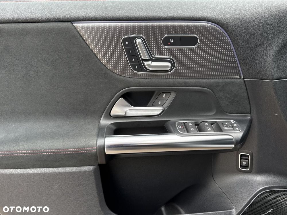 Mercedes-Benz EQA - 10