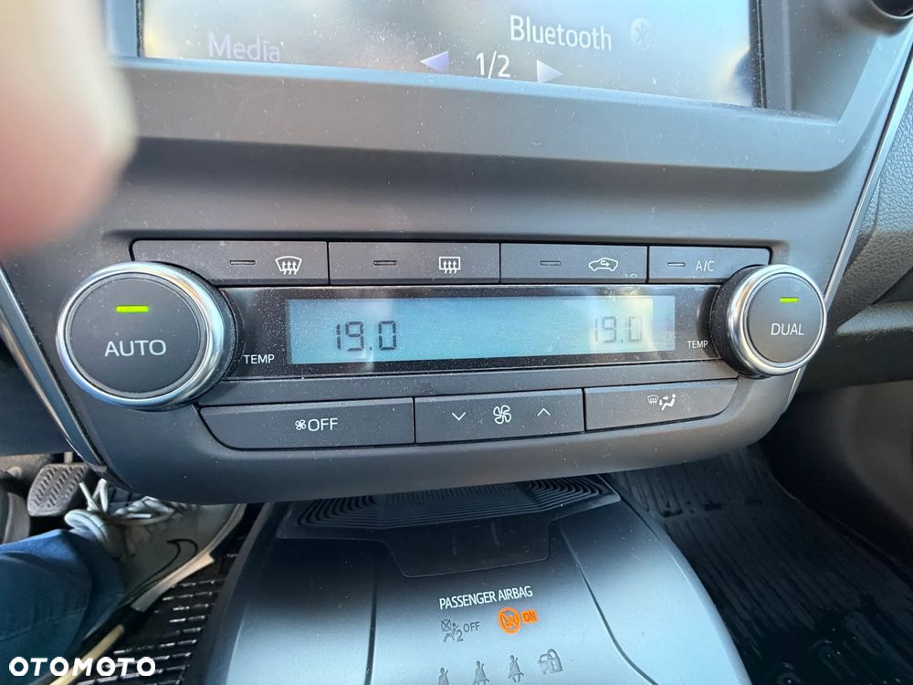 Toyota Avensis 2.0 D-4D Prestige - 15