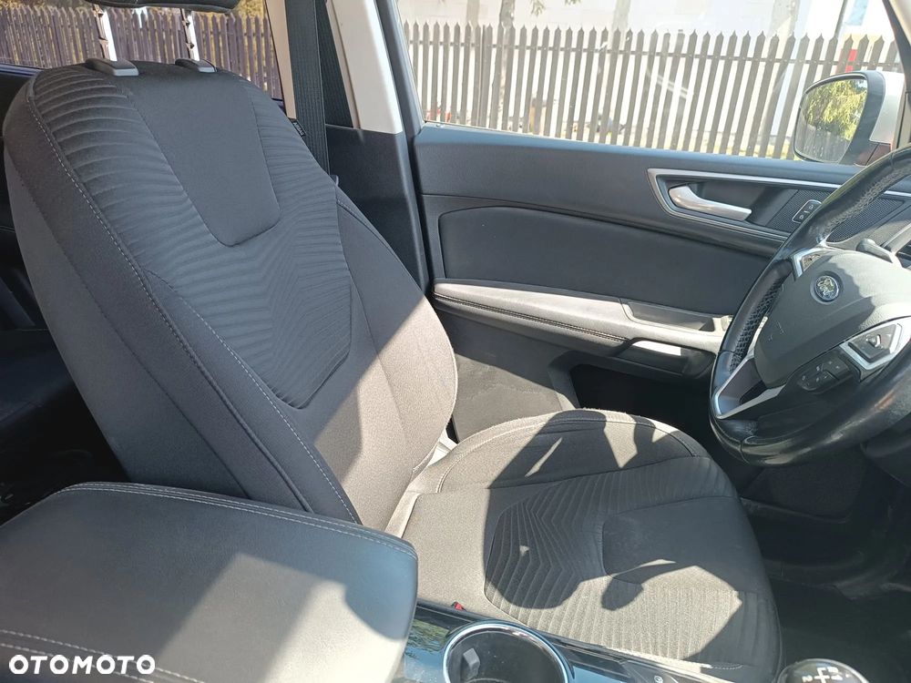 Ford S-Max - 17