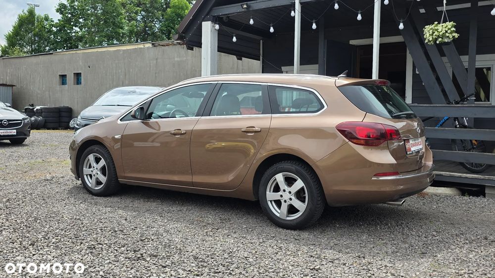 Opel Astra 1.4 T Cosmo - 4