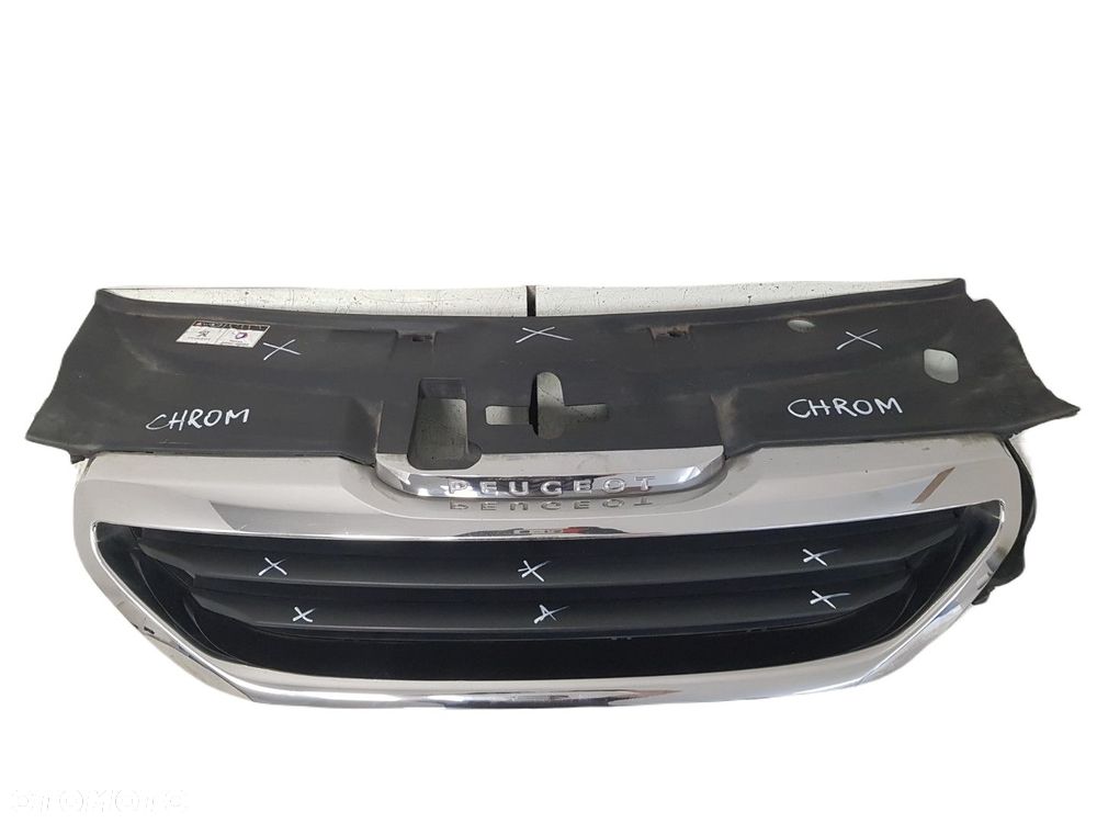 GRILL ZNACZEK EMBLEMAT ATRAPA CHROM PEUGEOT 2008 I 1 13-16 PRZÓD 9678490677 - 1