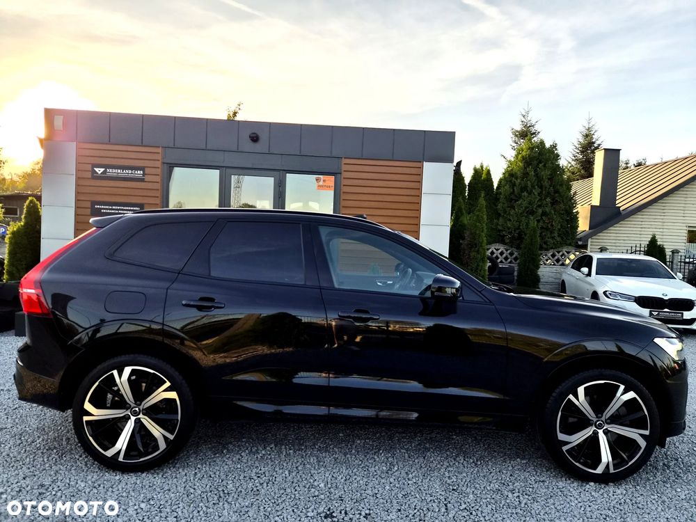 Volvo XC 60 B4 D Plus Dark - 30