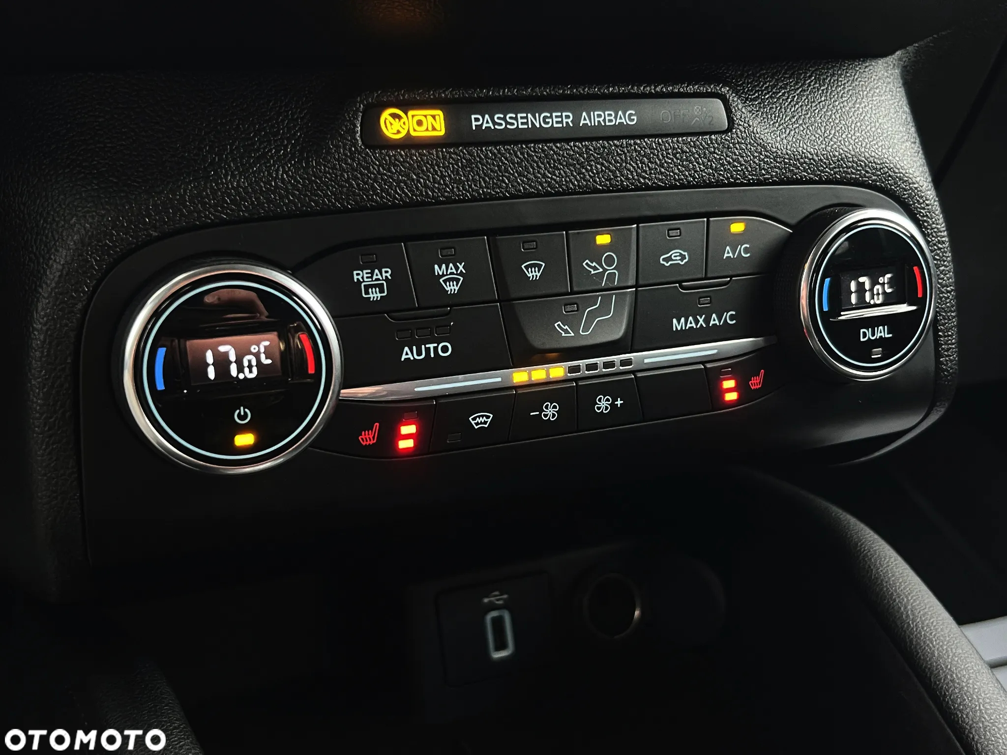 Ford Focus Turnier 1.5 EcoBlue Start-Stopp-System TITANIUM - 29