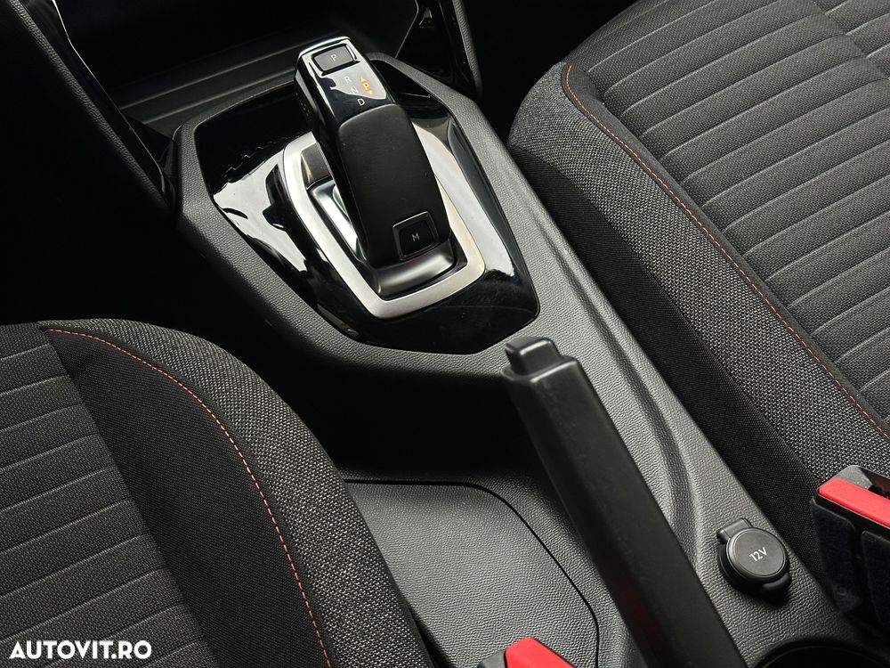 Peugeot 2008 PureTech 130 EAT8 Active - 10